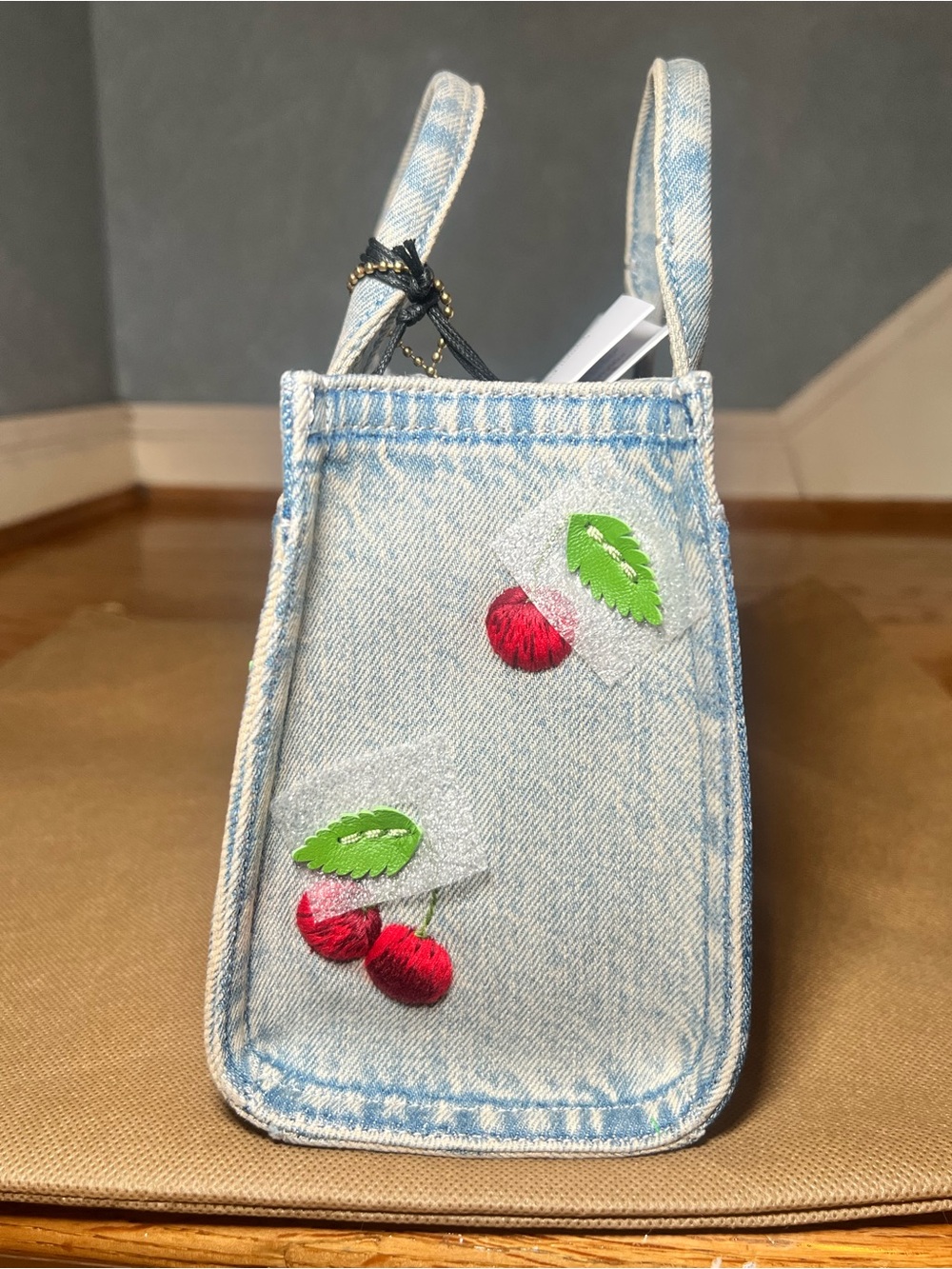 Coach Embroidered Cargo Tote 20 - Picture 6 of 6